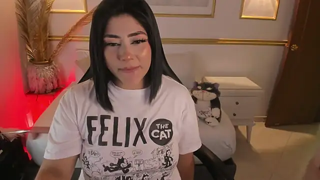 lucy26  online show from February 12, 2025, 5:47 am