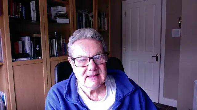 Snapshot of Oldpistolpete chatting on November 16, 2025, 10:21 am Oldpistolpete online show from November 16, 2025, 10:21 am