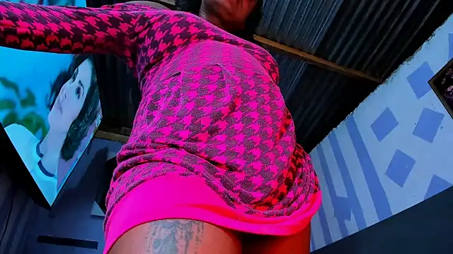 Snapshot of luciana_osorno chatting on February 12, 2025, 2:03 am luciana osorno online show from February 12, 2025, 2:03 am