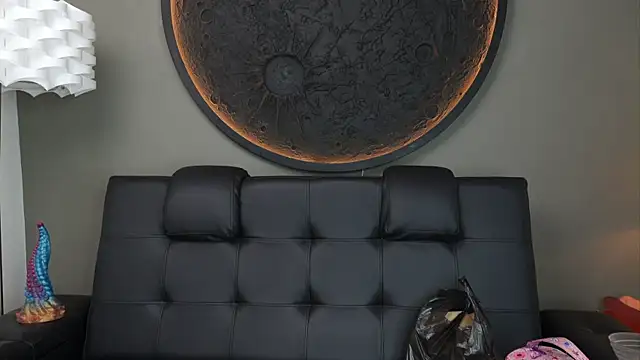 miss vaiolette online show from October 30, 2025, 11:11 am