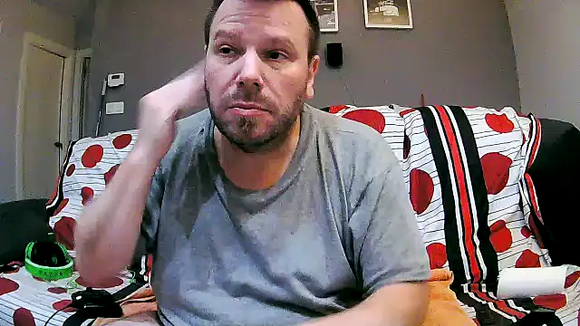 Snapshot of txan9876 chatting on November 26, 2025, 1:06 am txan9876 online show from November 26, 2025, 1:06 am