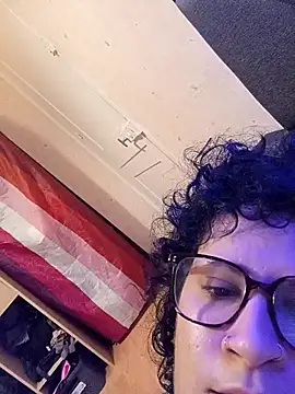 callmelouve online show from September 20, 2025, 8:21 pm