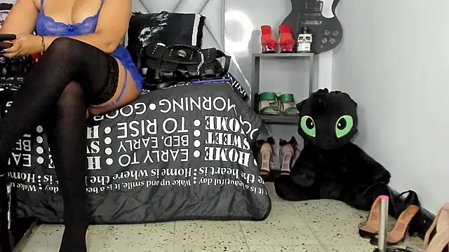 Snapshot of MirandaHaguen chatting on May 5, 2026, 9:01 pm MirandaHaguen online show from May 5, 2026, 9:01 pm