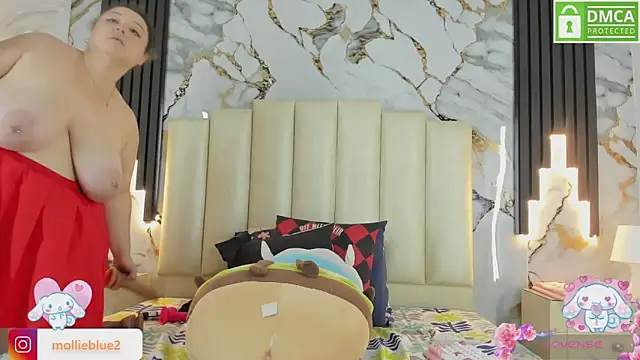 mollieblue69 online show from March 15, 2025, 7:05 pm