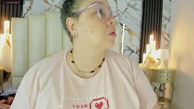 mollieblue69 online show from September 27, 2025, 12:43 pm