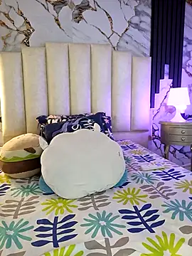 mollieblue69 online show from February 15, 2026, 1:20 pm