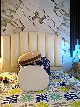 mollieblue69 online show from February 26, 2026, 1:10 pm