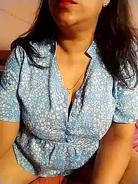 Snapshot of tharu_sweet chatting on October 27, 2025, 5:39 pm tharu sweet online show from October 27, 2025, 5:39 pm