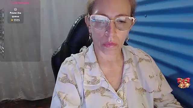 Chayla Ruiz online show from April 14, 2026, 11:44 pm