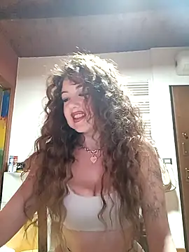 Snapshot of CurlyElisa chatting on April 28, 2026, 9:42 pm CurlyElisa online show from April 28, 2026, 9:42 pm