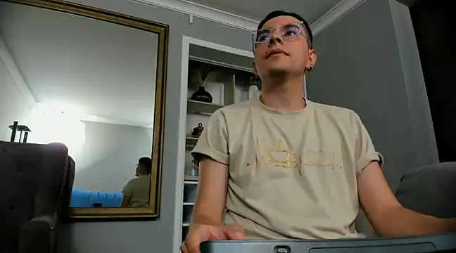 Snapshot of Jhoan_saenz chatting on December 4, 2024, 6:28 pm Jhoan saenz online show from December 4, 2024, 6:28 pm