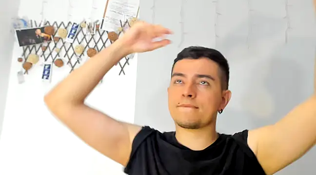 Snapshot of Jhoan_saenz chatting on February 27, 2025, 4:09 am Jhoan saenz online show from February 27, 2025, 4:09 am