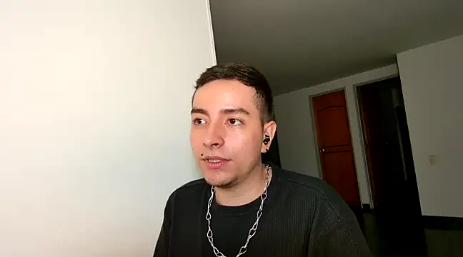 Snapshot of Jhoan_saenz chatting on March 20, 2025, 11:56 pm Jhoan saenz online show from March 20, 2025, 11:56 pm