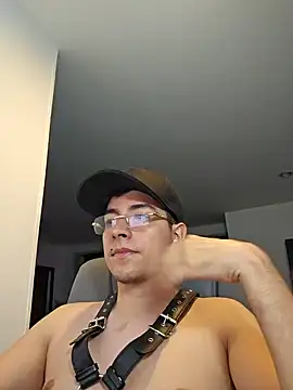 Snapshot of Jhoan_saenz chatting on September 15, 2025, 4:45 am Jhoan saenz online show from September 15, 2025, 4:45 am