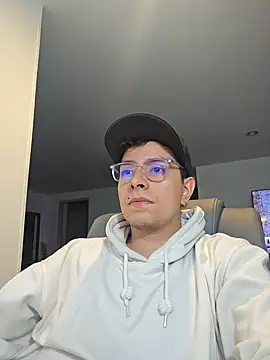 Snapshot of Jhoan_saenz chatting on September 20, 2025, 6:14 am Jhoan saenz online show from September 20, 2025, 6:14 am