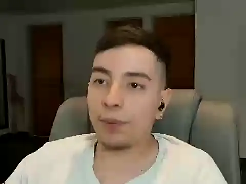 Snapshot of Jhoan_saenz chatting on September 22, 2025, 10:23 pm Jhoan saenz online show from September 22, 2025, 10:23 pm