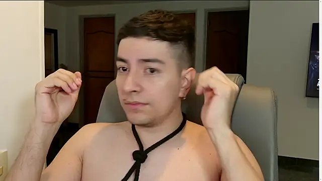 Snapshot of Jhoan_saenz chatting on September 30, 2025, 4:12 pm Jhoan saenz online show from September 30, 2025, 4:12 pm