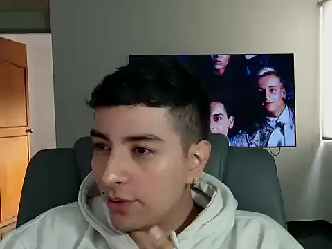 Snapshot of Jhoan_saenz chatting on October 4, 2025, 6:28 pm Jhoan saenz online show from October 4, 2025, 6:28 pm