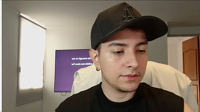 Snapshot of Jhoan_saenz chatting on October 10, 2025, 4:50 pm Jhoan saenz online show from October 10, 2025, 4:50 pm