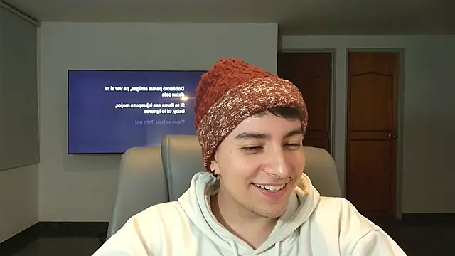 Snapshot of Jhoan_saenz chatting on October 24, 2025, 11:56 pm Jhoan saenz online show from October 24, 2025, 11:56 pm