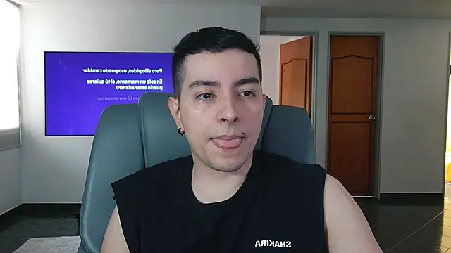 Snapshot of Jhoan_saenz chatting on November 12, 2025, 7:13 pm Jhoan saenz online show from November 12, 2025, 7:13 pm