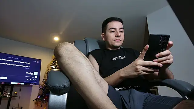 Snapshot of Jhoan_saenz chatting on December 1, 2025, 2:05 am Jhoan saenz online show from December 1, 2025, 2:05 am