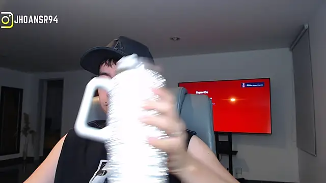 Jhoan saenz online show from April 11, 2026, 3:22 am