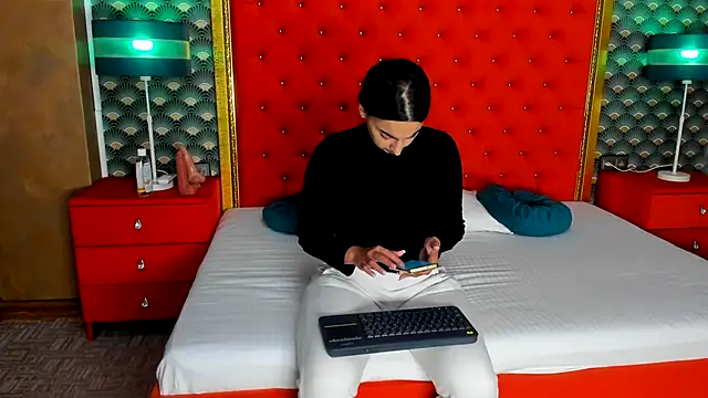 VallerieJones online show from October 18, 2025, 10:27 am