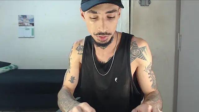 Snapshot of emiliano_hottt chatting on April 28, 2026, 9:53 pm emiliano hottt online show from April 28, 2026, 9:53 pm