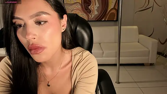 JadeEvansX online show from July 27, 2026, 7:10 pm