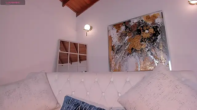 MaryLewis  online show from December 31, 2024, 2:36 pm