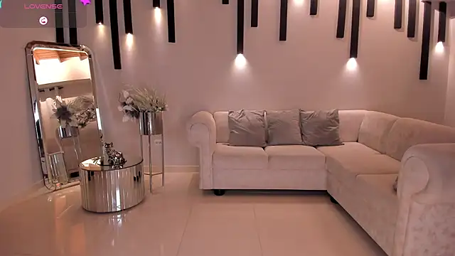 MaryLewis  online show from March 16, 2025, 12:00 pm