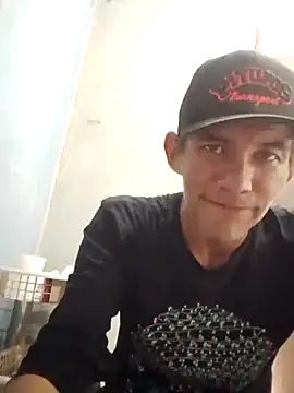 Snapshot of MarsWood chatting on November 12, 2025, 7:13 pm MarsWood online show from November 12, 2025, 7:13 pm