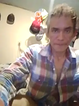 Snapshot of MarsWood chatting on November 15, 2025, 8:33 am MarsWood online show from November 15, 2025, 8:33 am