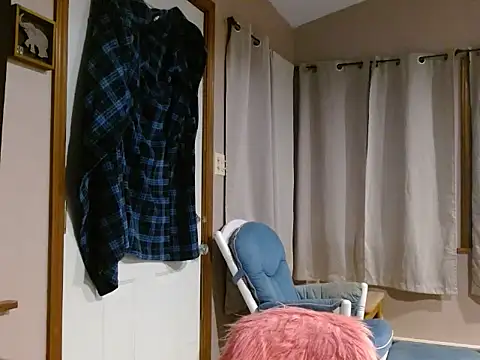 missymilf online show from November 27, 2025, 2:13 am