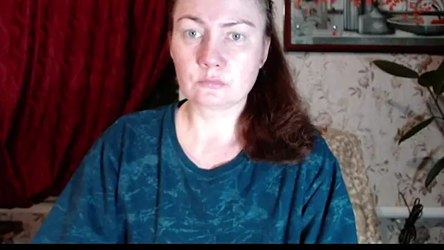 Snapshot of EmilyDoth chatting on February 13, 2026, 1:51 pm EmilyDoth online show from February 13, 2026, 1:51 pm