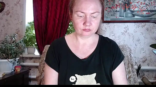 Snapshot of EmilyDoth chatting on May 6, 2026, 8:19 am EmilyDoth online show from May 6, 2026, 8:19 am