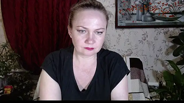 Snapshot of EmilyDoth chatting on May 11, 2026, 3:40 pm EmilyDoth online show from May 11, 2026, 3:40 pm