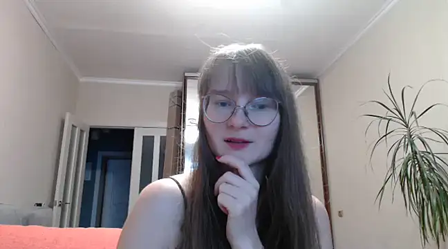 Snapshot of KiraGoldens chatting on December 12, 2024, 8:14 am KiraGoldens online show from December 12, 2024, 8:14 am