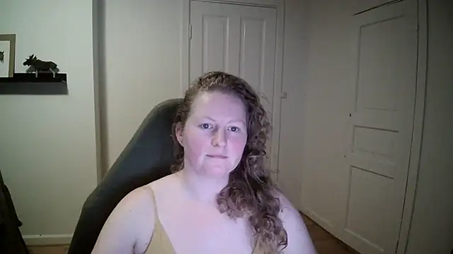 Girlnina-1995 online show from January 2, 2025, 6:12 pm