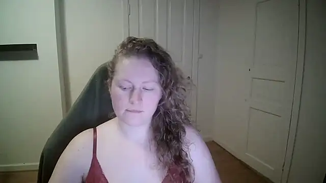 Girlnina-1995 online show from January 13, 2025, 7:21 pm