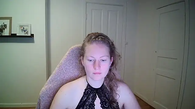 Girlnina-1995 online show from October 9, 2025, 8:23 am