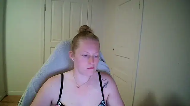 Snapshot of Girlnina-1995 chatting on May 11, 2026, 4:04 pm Girlnina-1995 online show from May 11, 2026, 4:04 pm