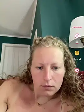 Snapshot of Girlnina-1995 chatting on June 8, 2026, 2:17 pm Girlnina-1995 online show from June 8, 2026, 2:17 pm