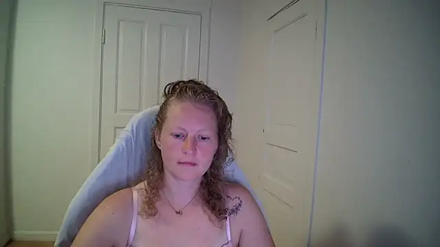 Snapshot of Girlnina-1995 chatting on July 13, 2026, 7:11 am Girlnina-1995 online show from July 13, 2026, 7:11 am