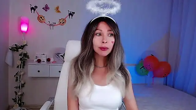 wendifoste online show from October 31, 2025, 6:53 pm