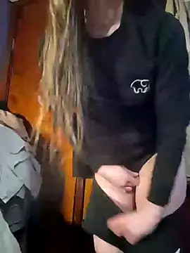 eatmeplease44 online show from March 13, 2025, 6:37 am