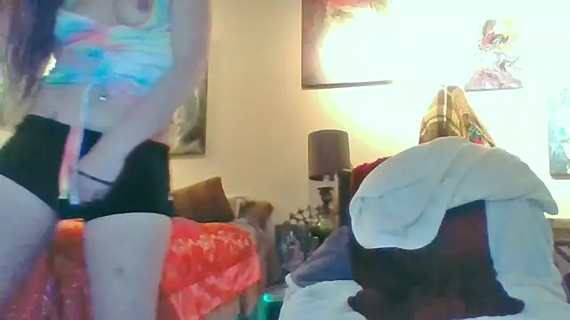 eatmeplease44 online show from September 24, 2025, 5:49 pm