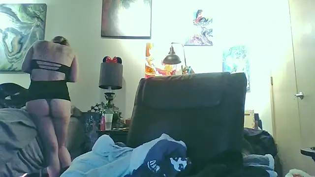 eatmeplease44 online show from November 8, 2025, 5:45 pm