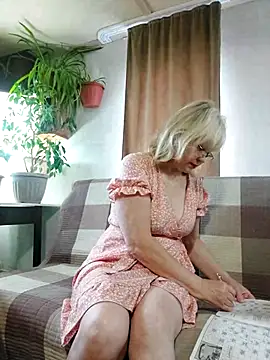 Snapshot of IrmaRose chatting on October 29, 2025, 4:59 am IrmaRose online show from October 29, 2025, 4:59 am